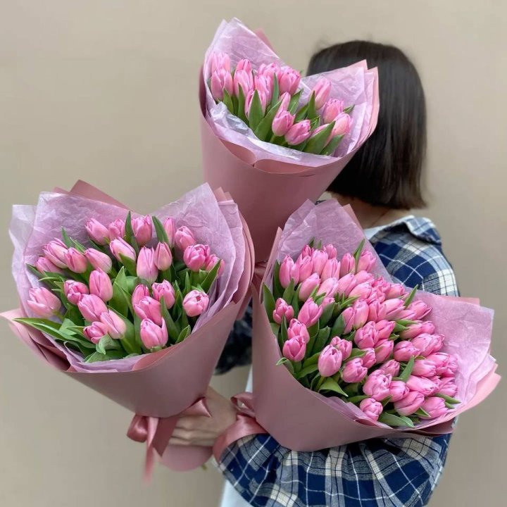 Букет розовых тюльпанов в Абакане