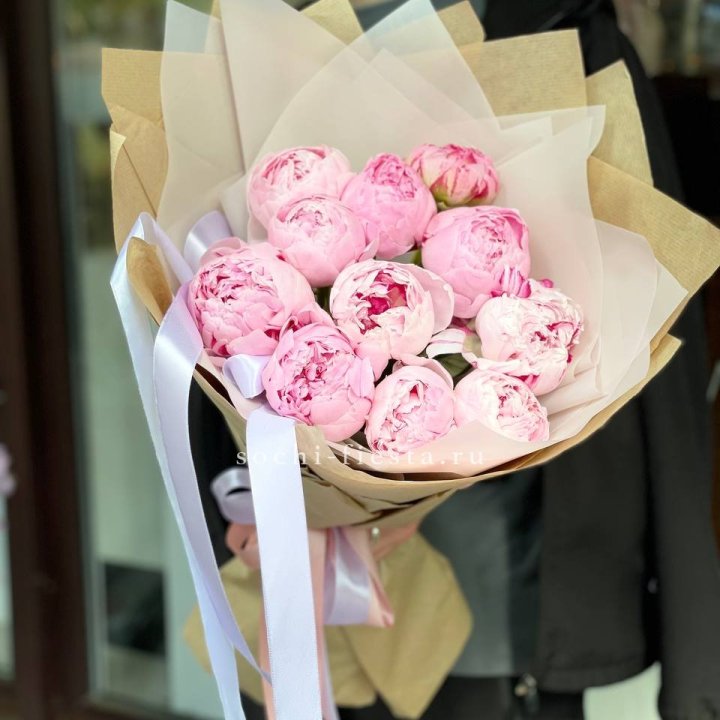 11 пионов в оформлении в Абакане