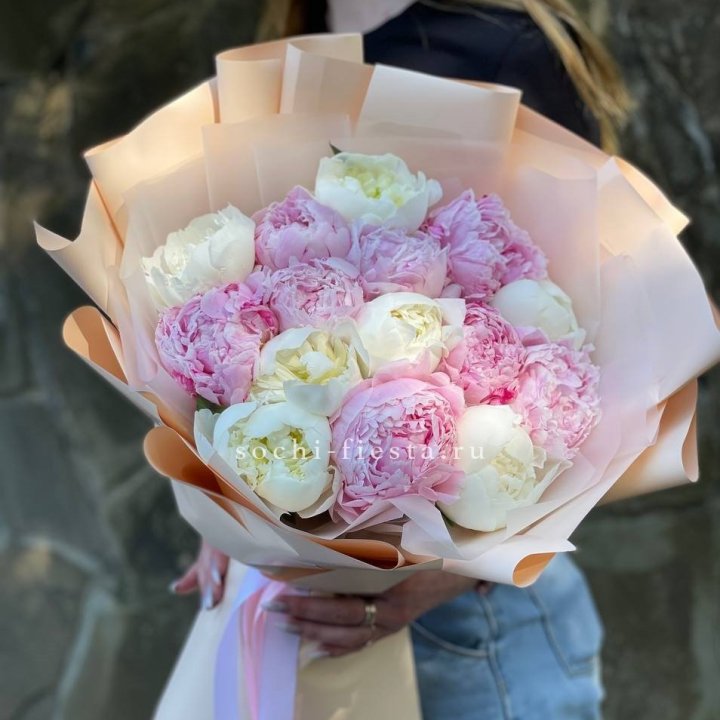 Букет 15 зефирных пионов в Абакане
