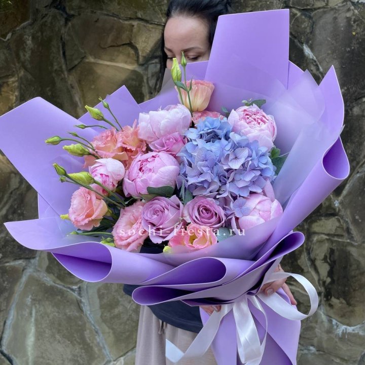 Букет с пионами "Блю логан" в Абакане