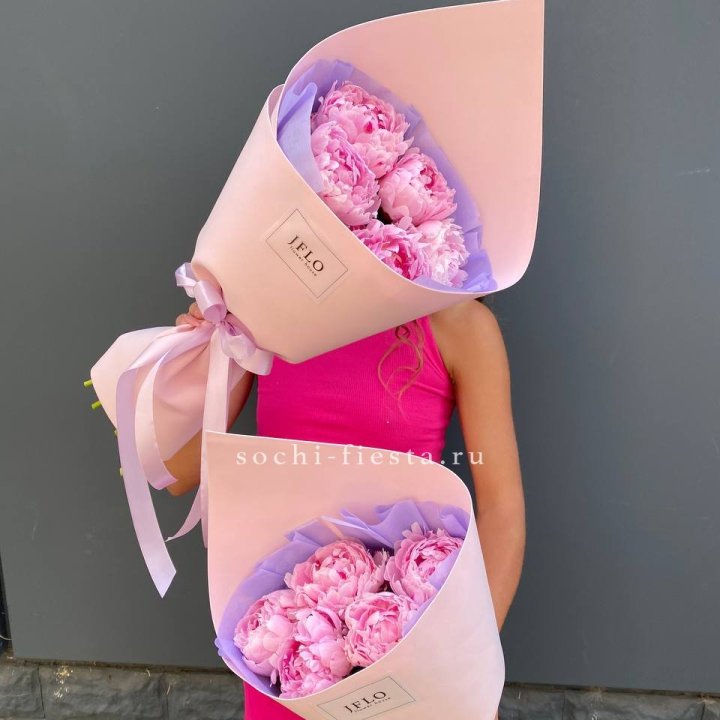 Букет из 5 пионов в Абакане