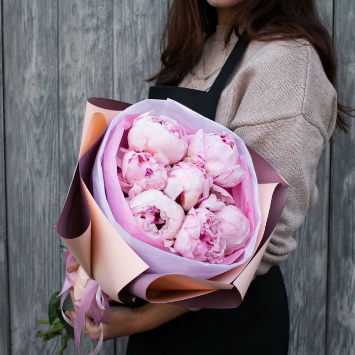 7 зефирных пионов в оформлении в Абакане