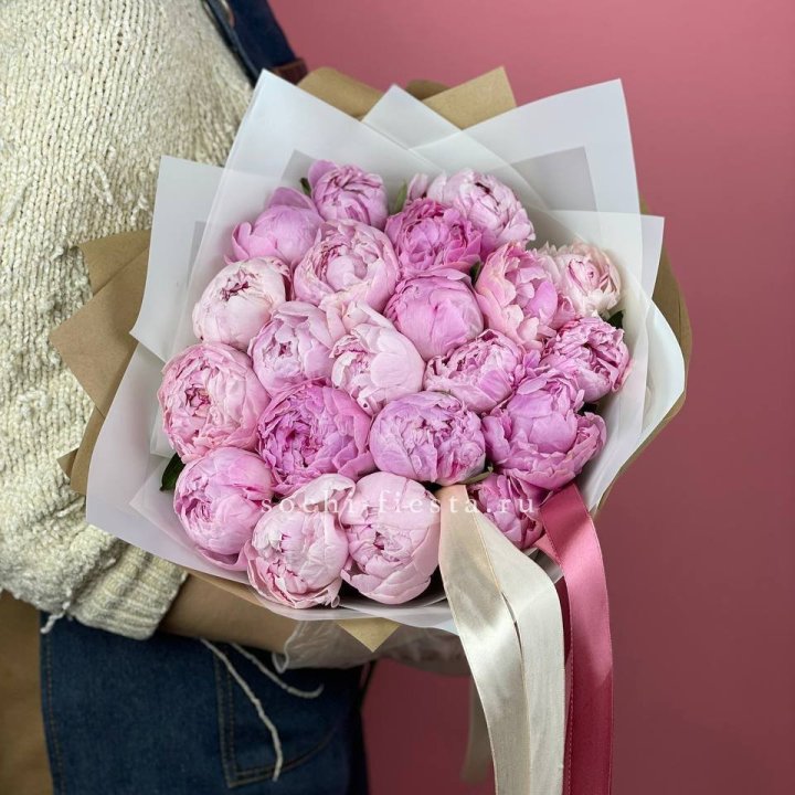 Букет из 21 пионов в Абакане