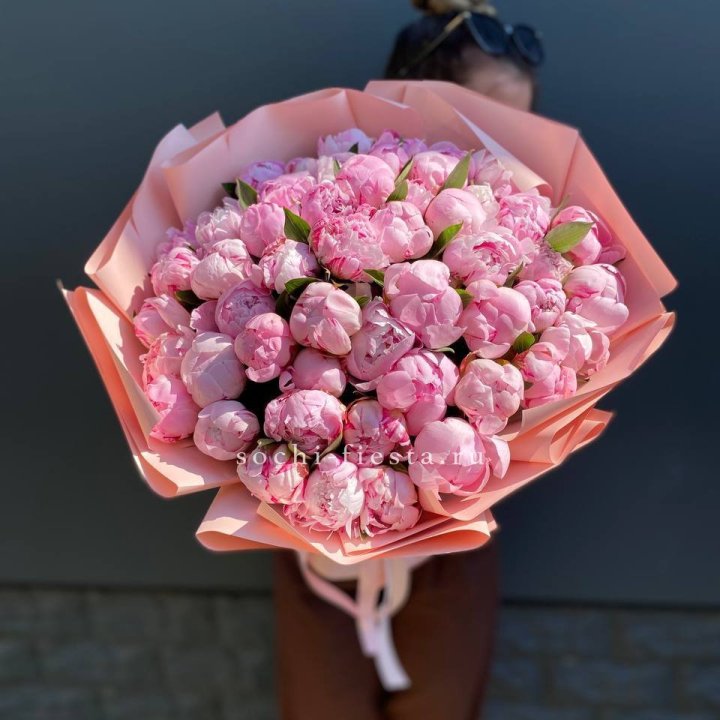 Нежный букет 51 пионов  в Абакане