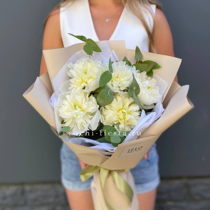  Букет белых пионов в Абакане