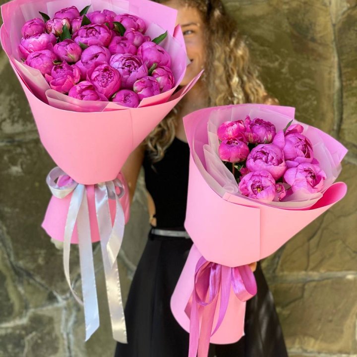 Букет ярких пионов  в Абакане