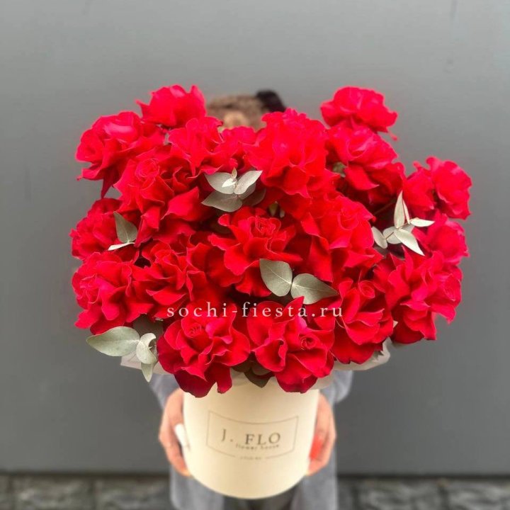 35 Французских роз в боксе в Абакане