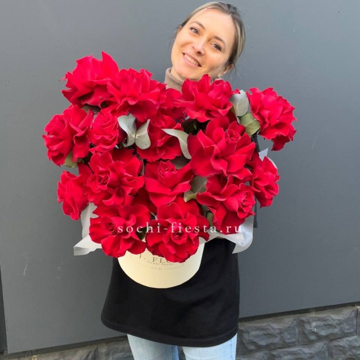 17 Французских роз в боксе в Абакане