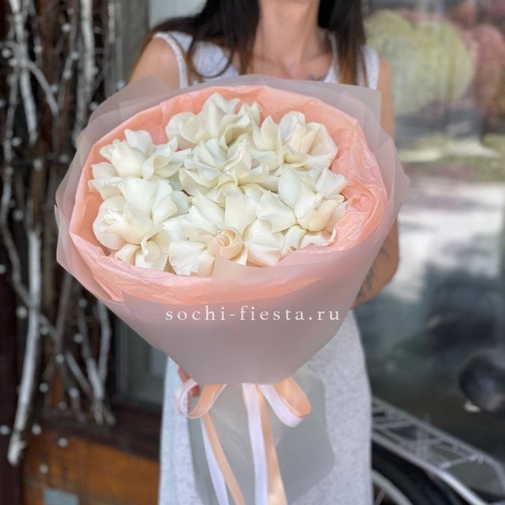 7 Белых французских роз в Абакане