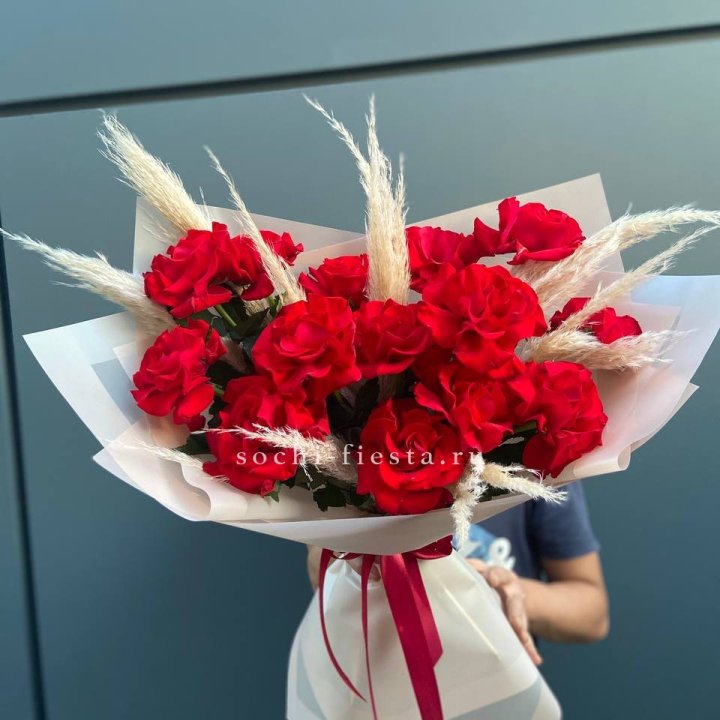 15 Красных французских розы в Абакане