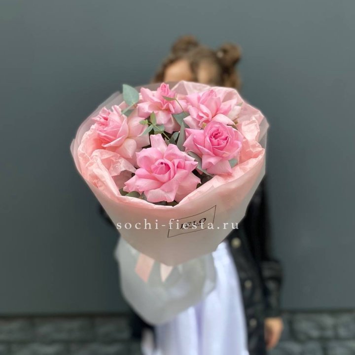 5 французских розовых роз  в Абакане