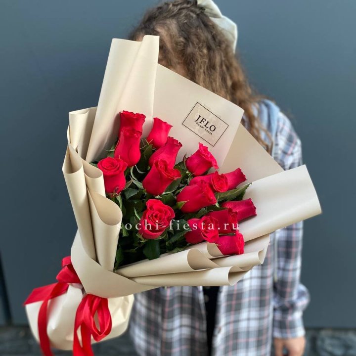15 красных роз в Абакане