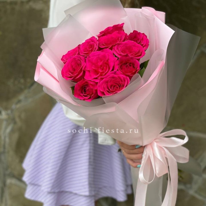 Букет алых роз в Абакане