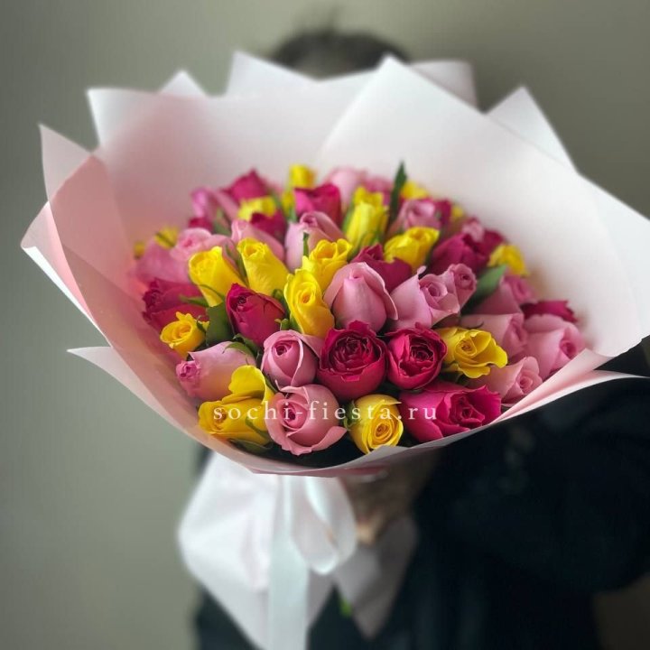 Букет из 51 розы Микс (Кения) в Абакане