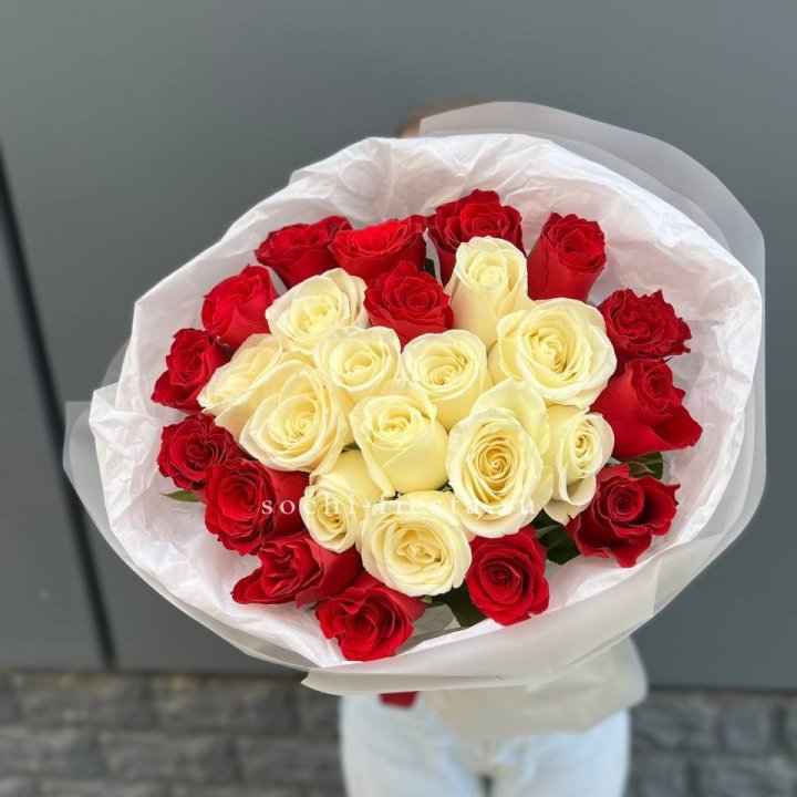 27 роз микс в Абакане