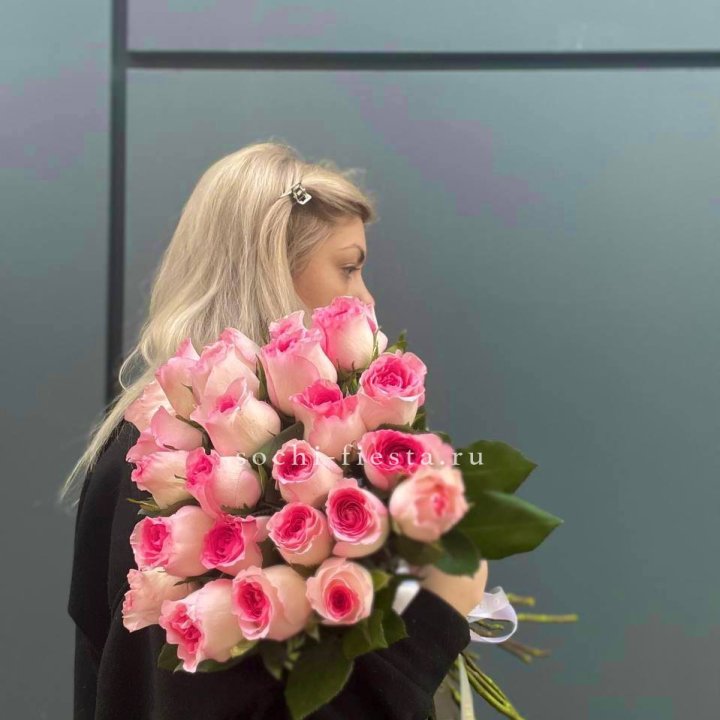  25 розовых роз в Абакане