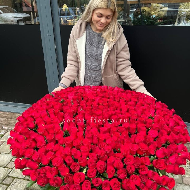 501 красная роза в корзине в Абакане