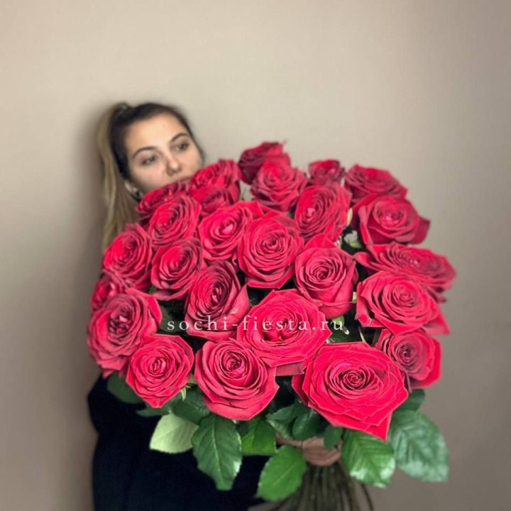 25 высоких роз в Абакане