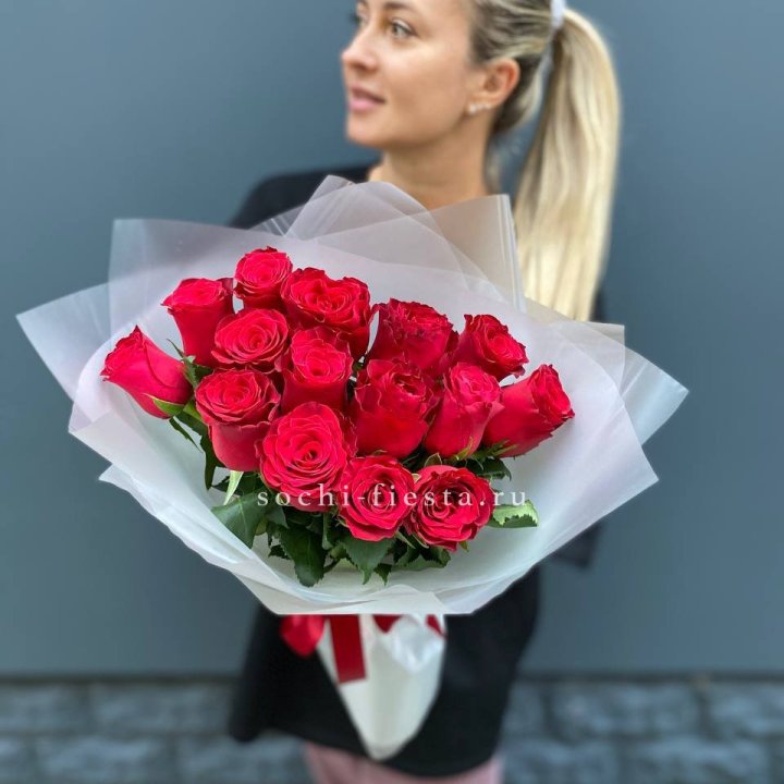 Букет из 15 красных роз  в Абакане