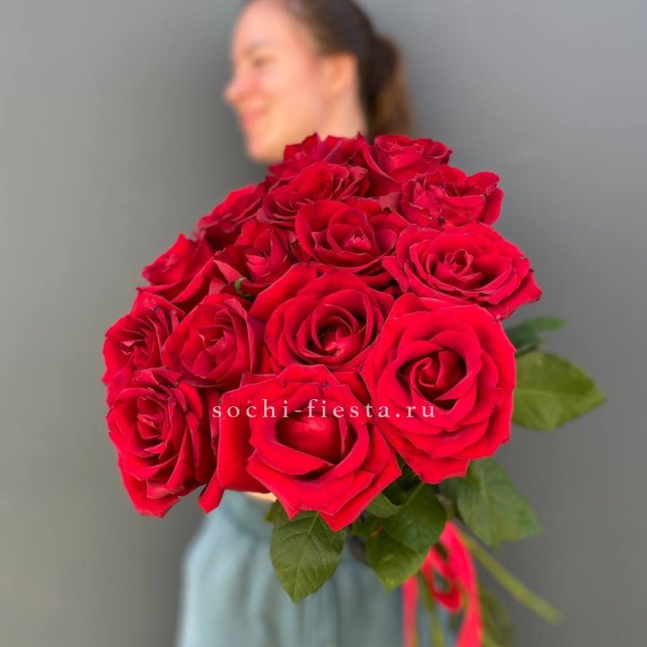 15 красных роз под ленту в Абакане