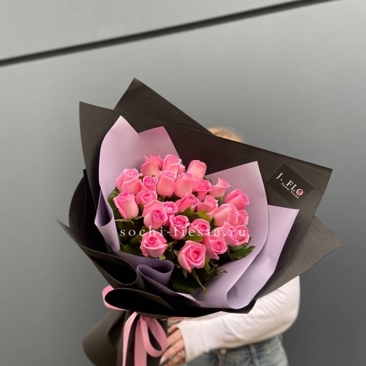 19 розовых роз  в Абакане