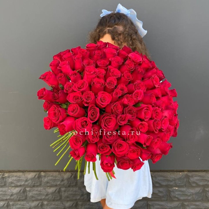 101 красная роза в Абакане