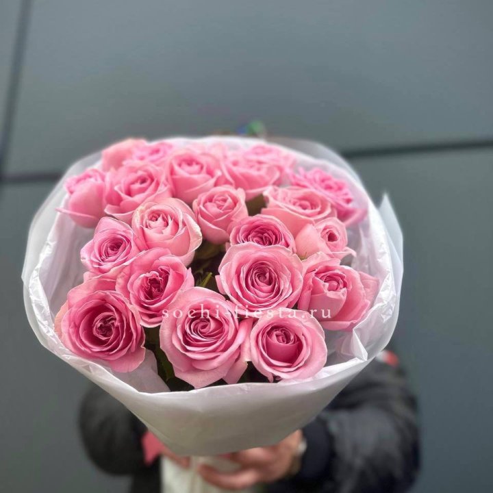 21 Розовая роза в белом в Абакане