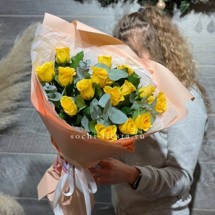 15 желтых роз в Абакане