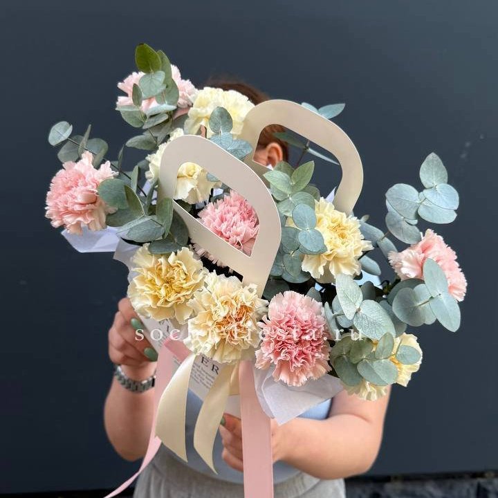 Сумочка из диантусов в Абакане