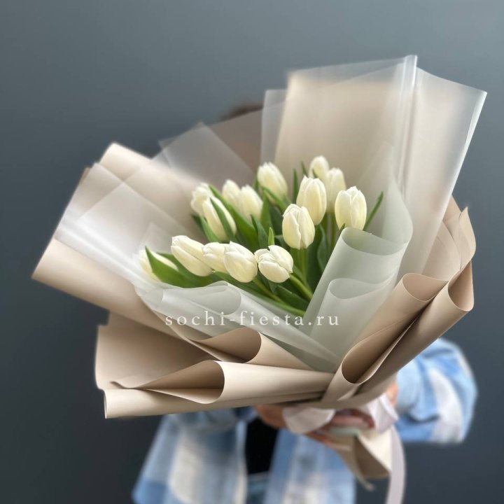 Букет из 15 белых тюльпанов в Абакане