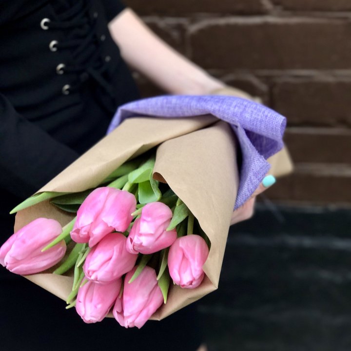 Букет розовых тюльпанов в Абакане