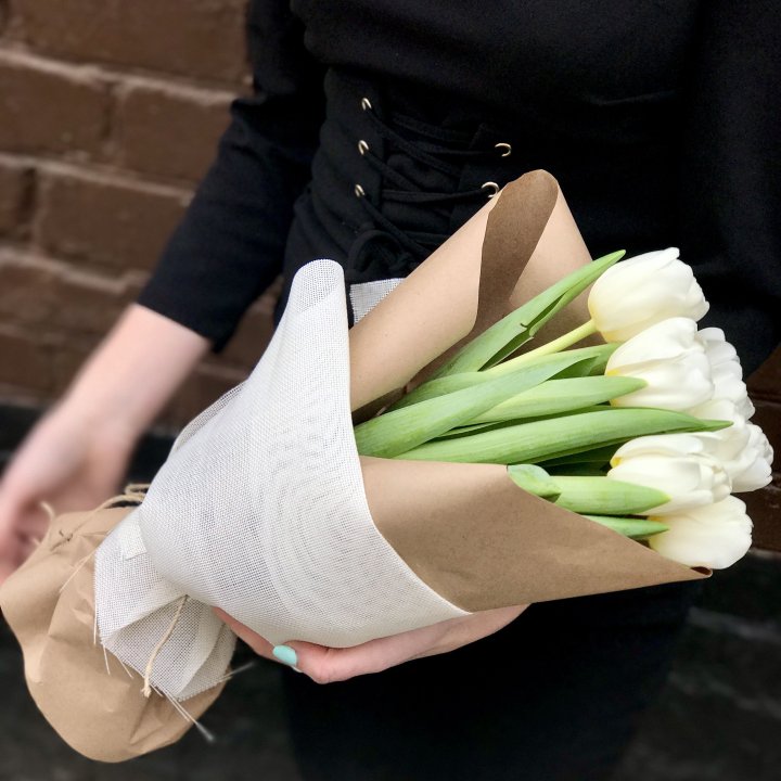 Букет белых тюльпанов в Абакане