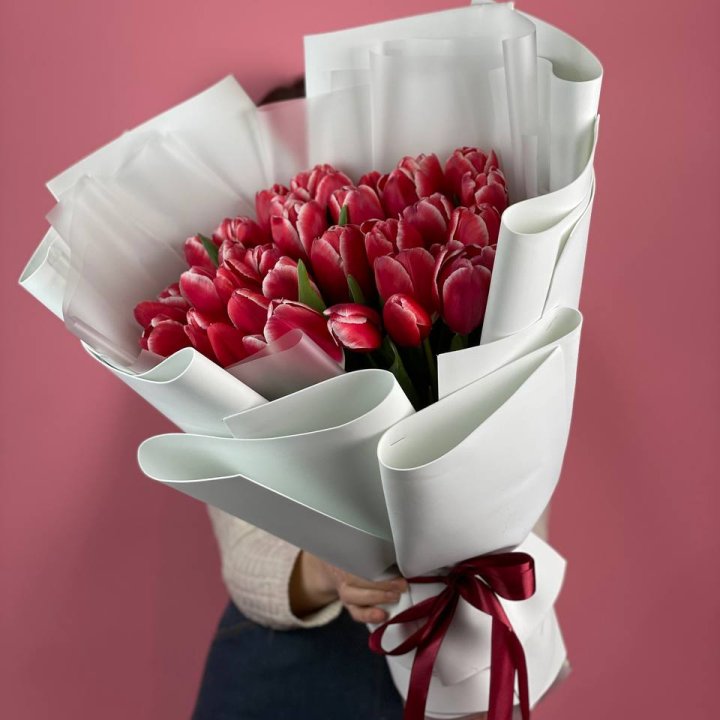 Букет красных тюльпанов в Абакане